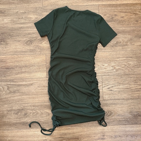 Chic Style Ruched Ribbed Dress - Picture 4 of 6